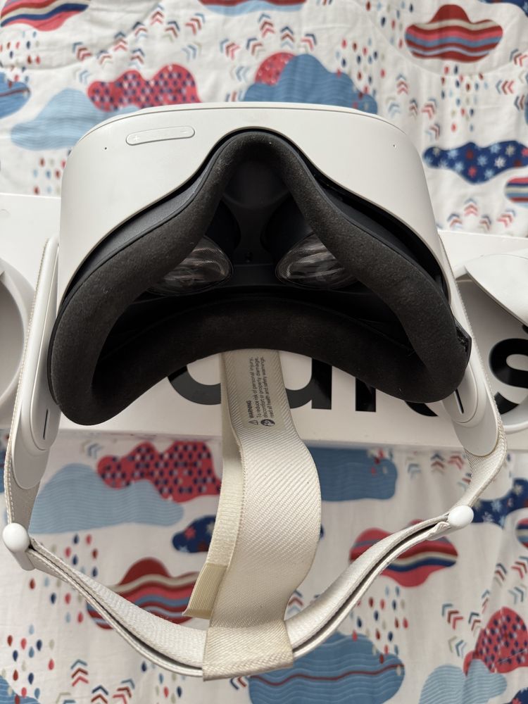 Продам Oculus quest 2