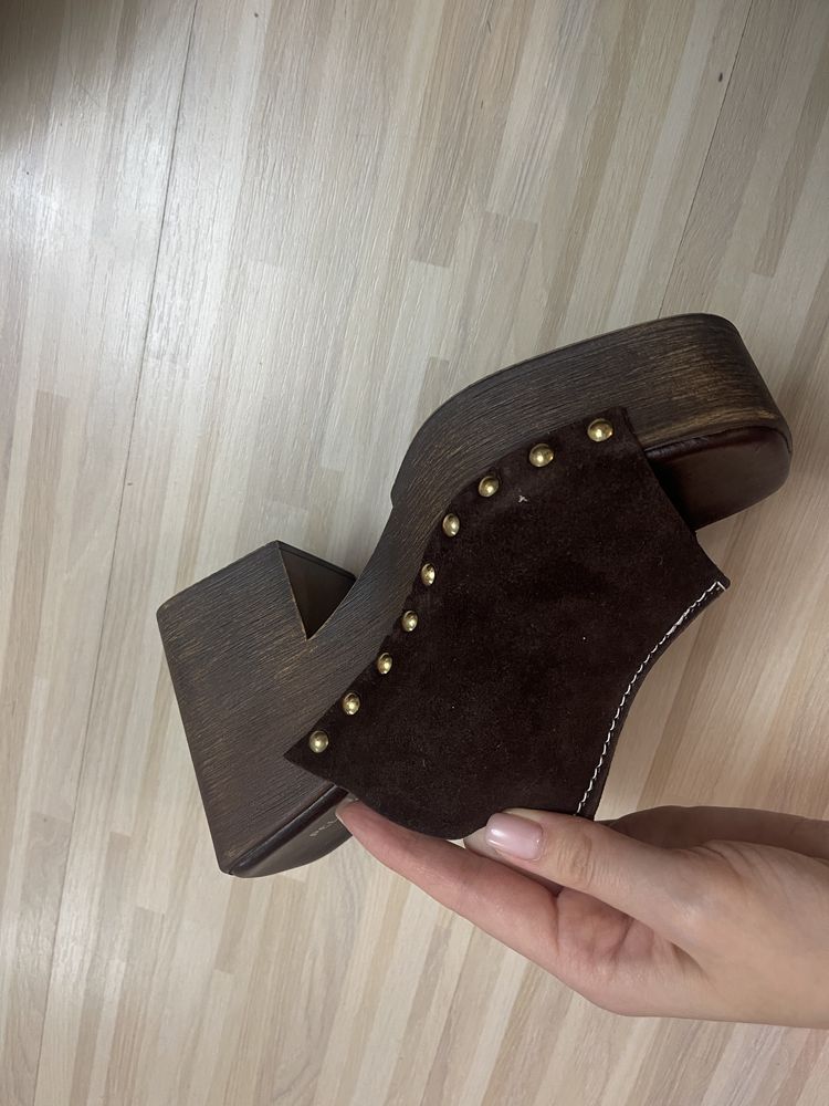 Сабо из натуральной замши.