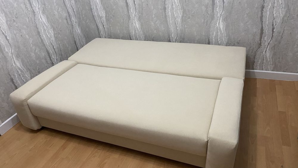 Диван раскладной с подушками