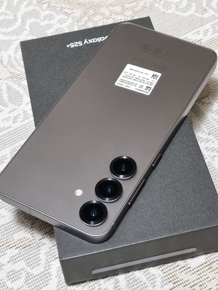 Продам Samsung S25+ plus 256 gb gold