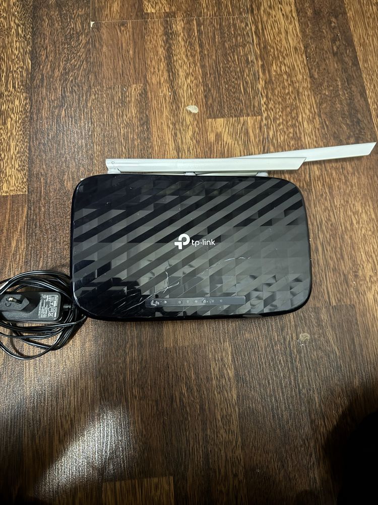 Wi-Fi роутер TP-Link Archer C20 или схожая модель из линейки Archer.