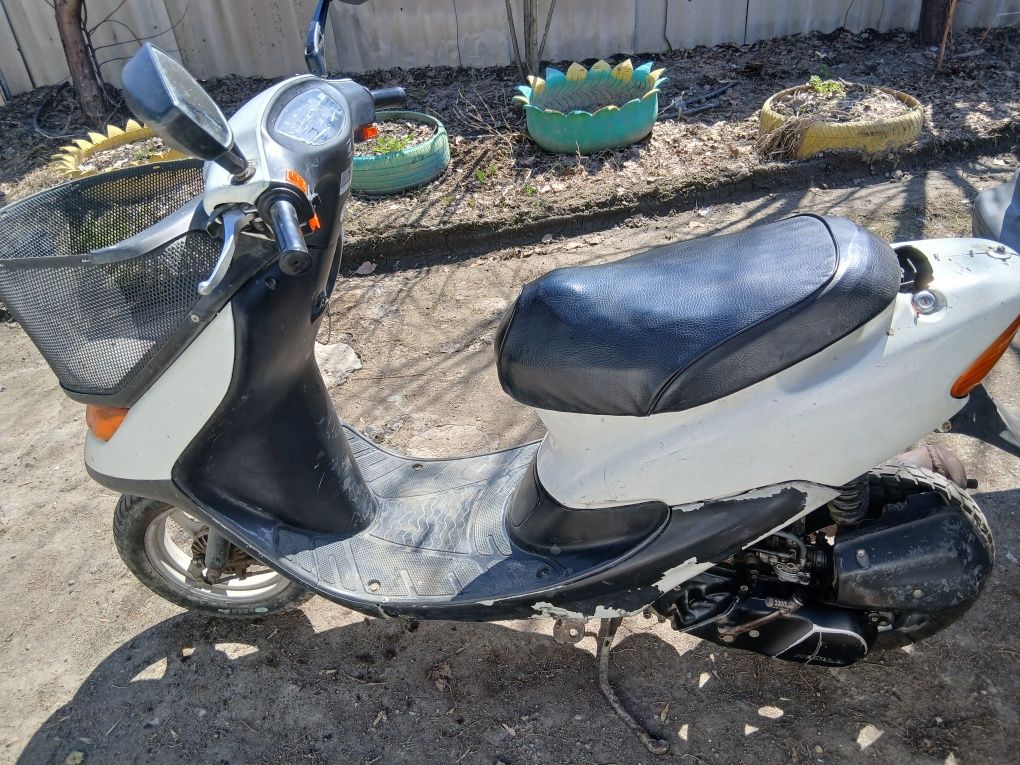 Продам скутер хонда находится в Карабулаке
