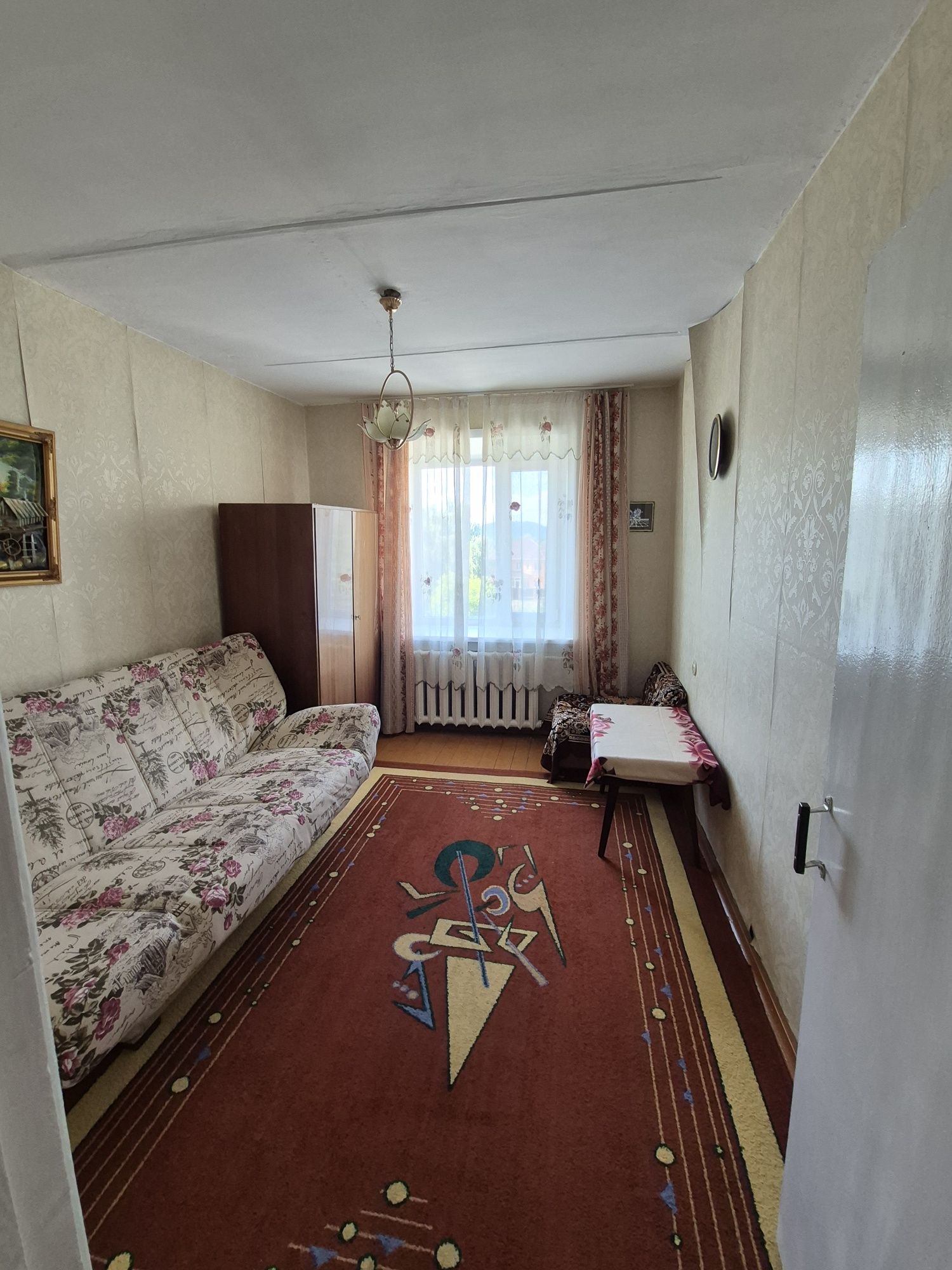 Сдам 3-х комн. кв.долгосрочно семейной паре или семье с 1 ребенком.