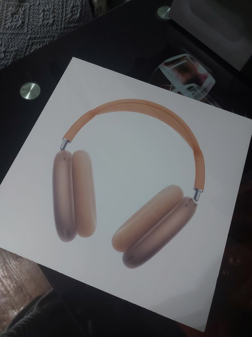 Продам новые наушники apple airpods max