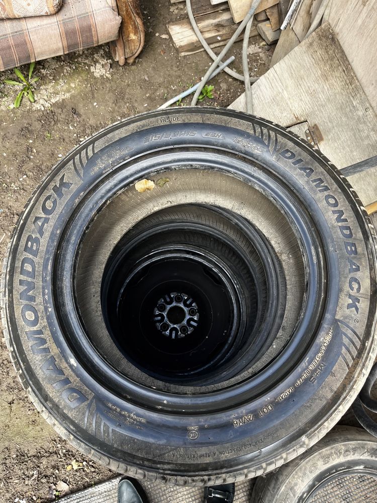 Шины Marshal 205/60 R16 2 шт и 1 шт другой фирмы.