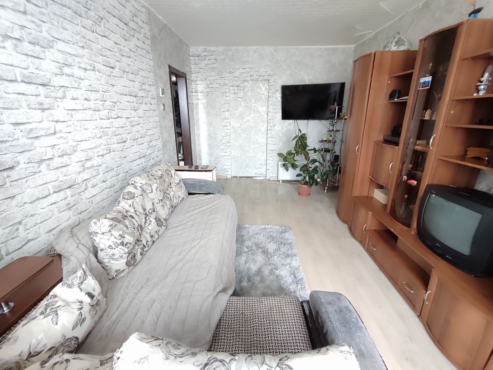 Продается 2-комн (9-10, 5 эт)