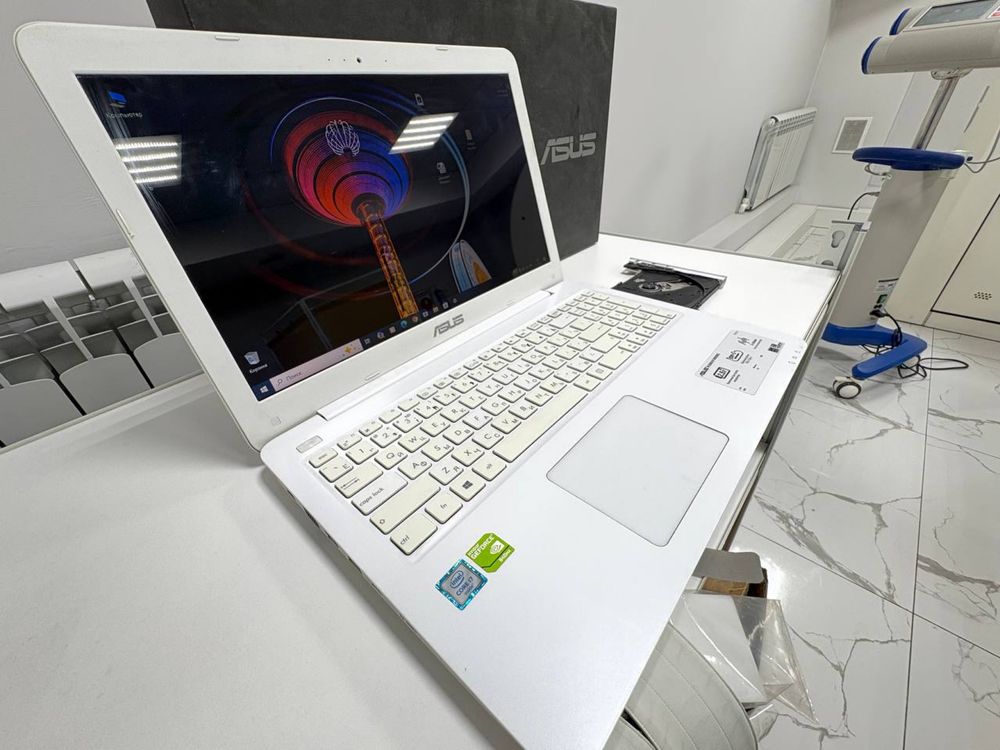 Продам ноутбук срочно Asus