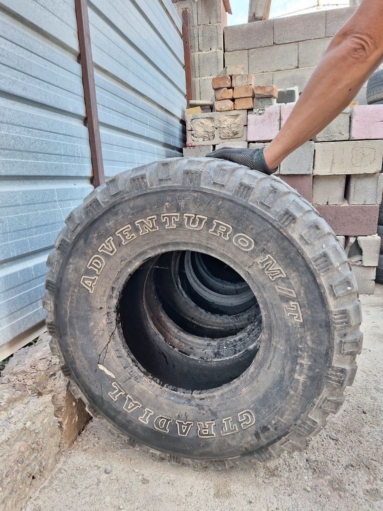 Продам грезевые шины 33x12.50 R15LT 1080