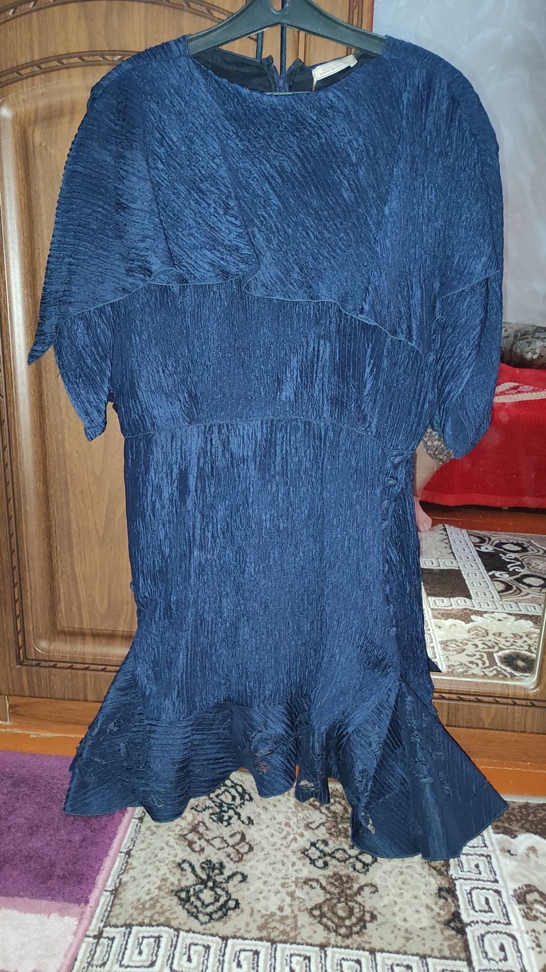 Платье от брэнда Nina ricci