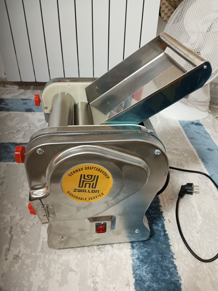 Продам электрическую лапшерезку