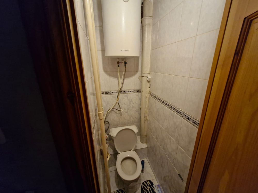 Продам срочно в центре 2х комнатную квартиру
