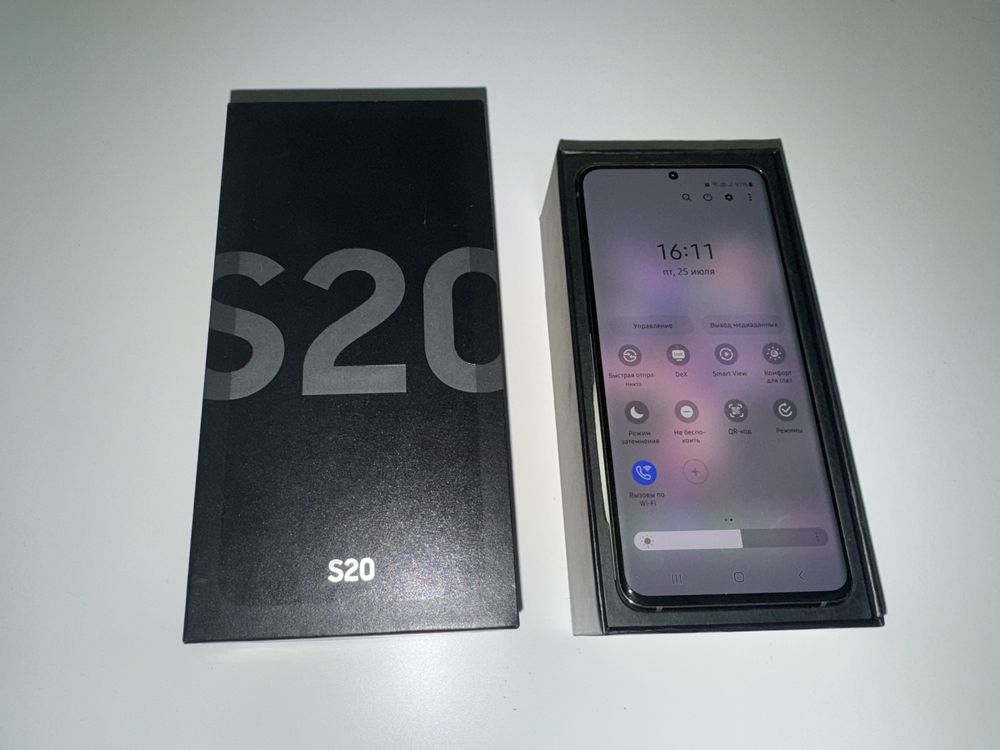 Samsung Galaxy S20 128gb в идеальном состоянии