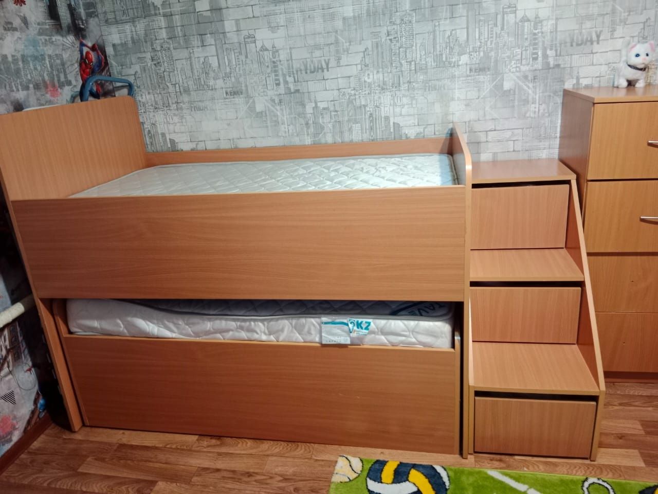 Продам 2-х ярусную кровать