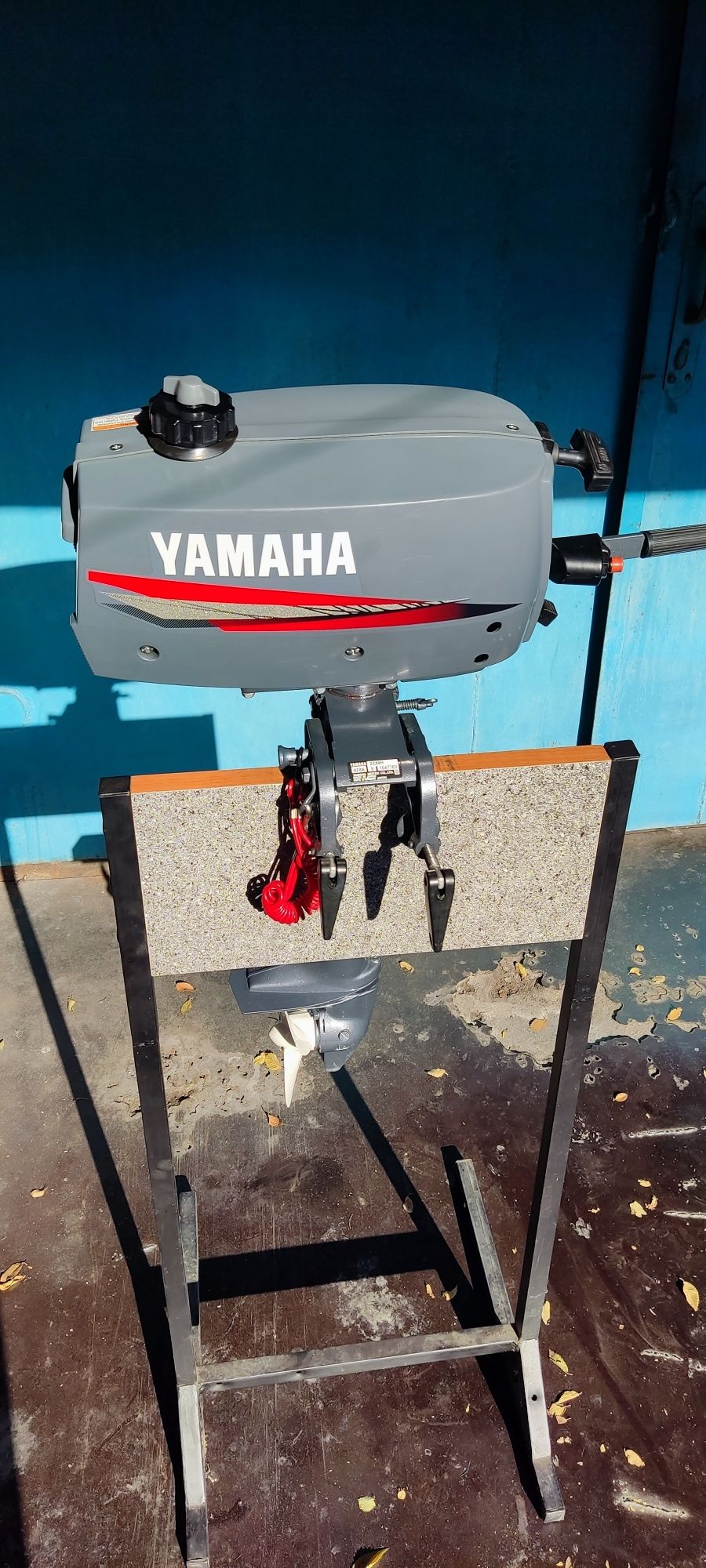 Лодочный мотор Ямаха 2 лс . Yamaha 2 лс .