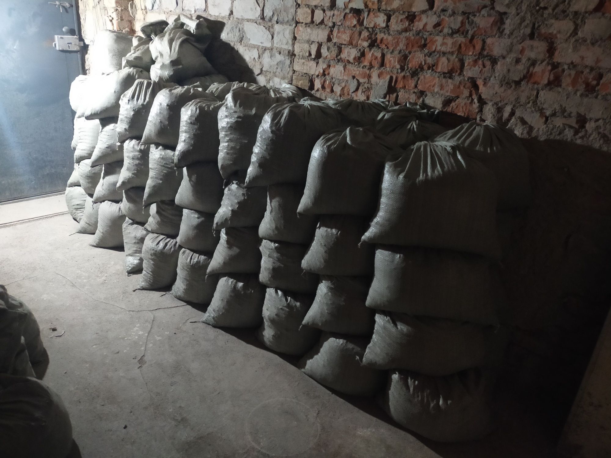 Продам Шлак сухой. В мешках по 20кг.