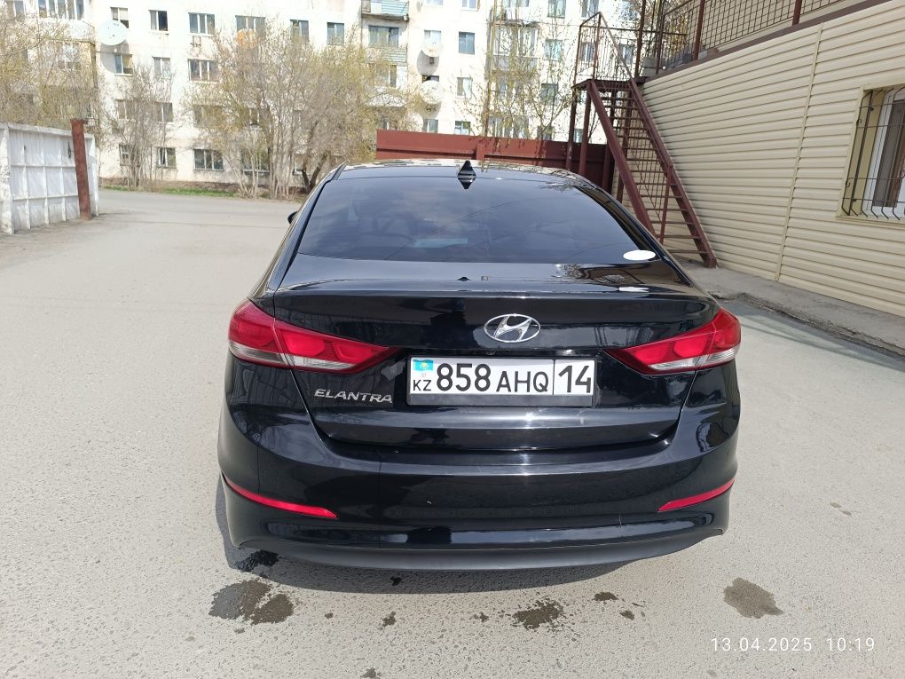 Продам Хюндай Элантра 2018 года объем 2 литра
