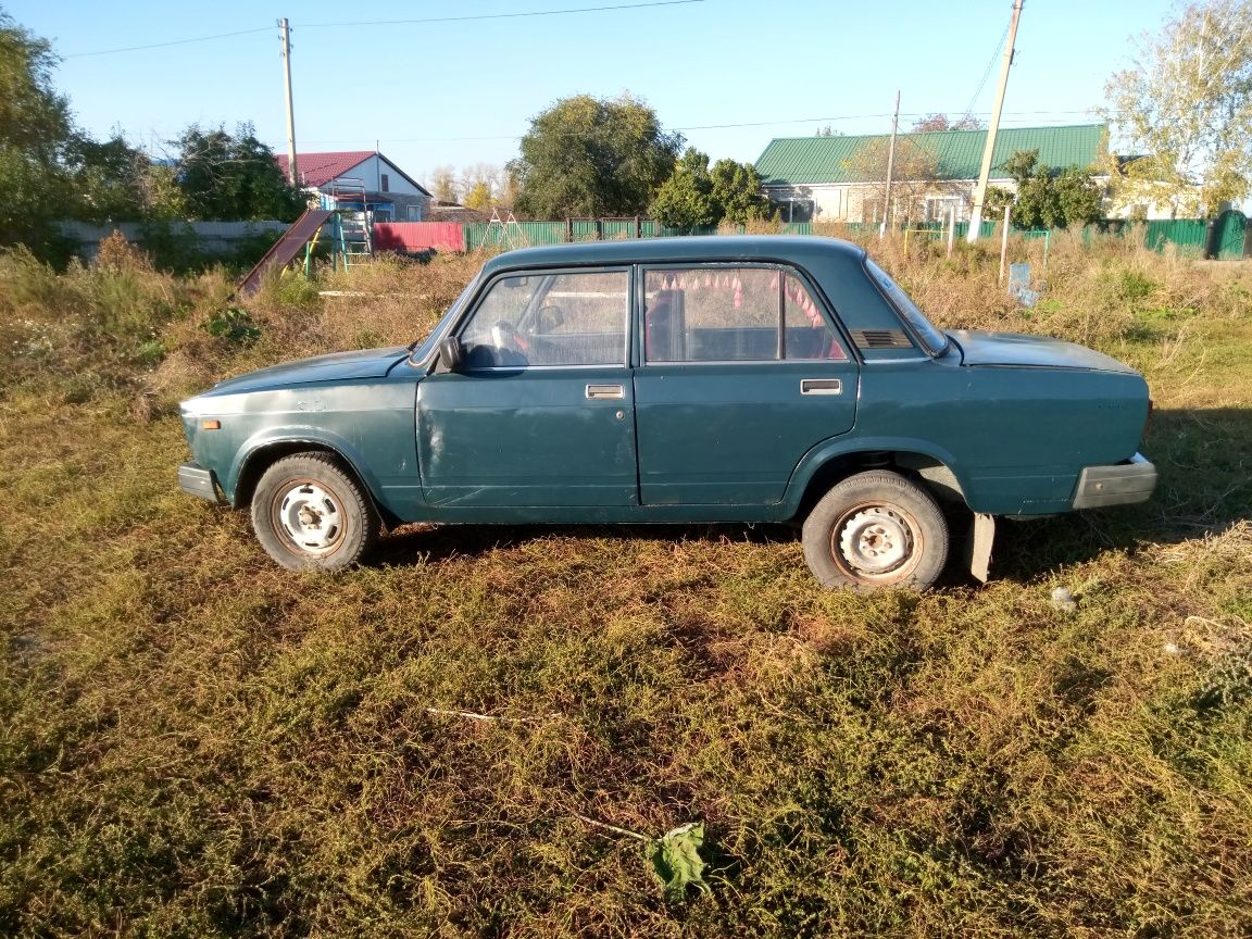 Продам ваз 2107 г.в.2005 зелёный. 500000 т.