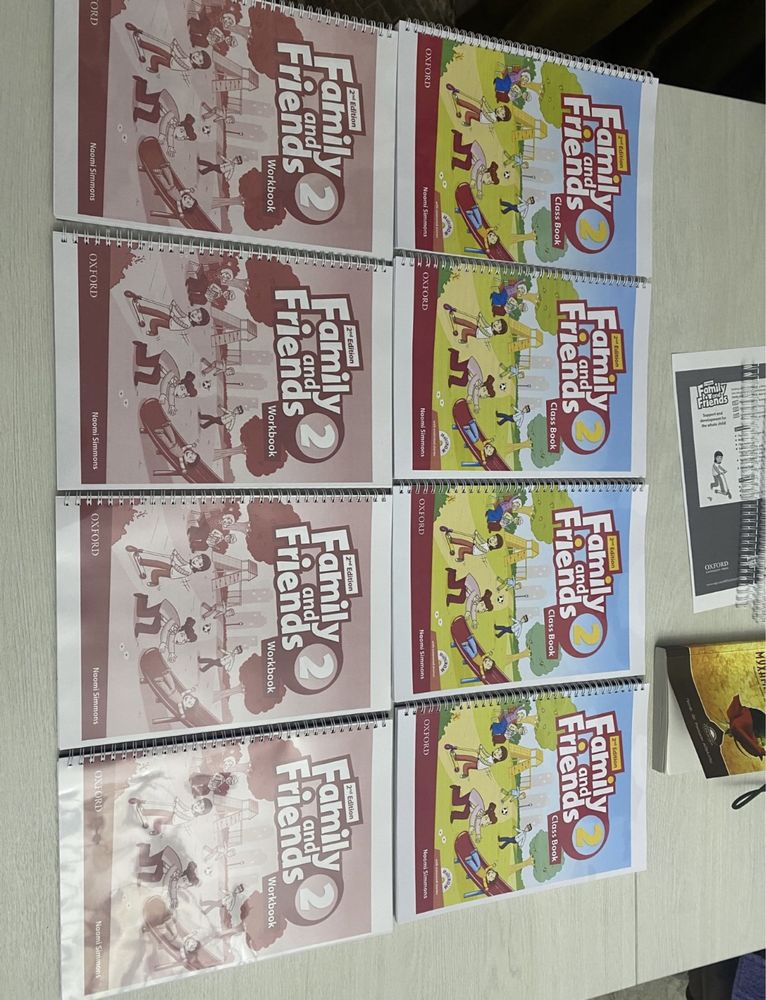English File, English Plus, Family & Friends и др книги по англ яз