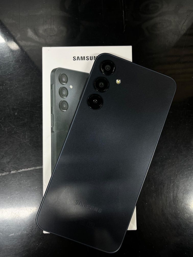 Продам срочно телефон Samsung A16 256