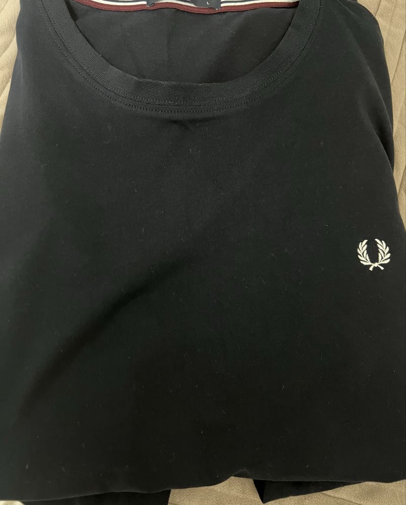 Футболка Fred Perry.