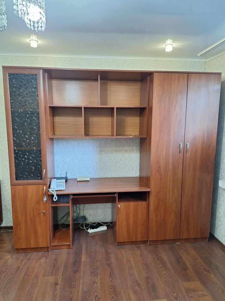 Продам стенку для детской комнаты, стол для компьютера,шифоньер,полка.
