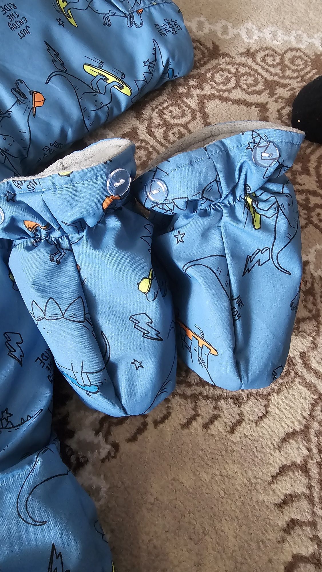 Продам детский комбинезон