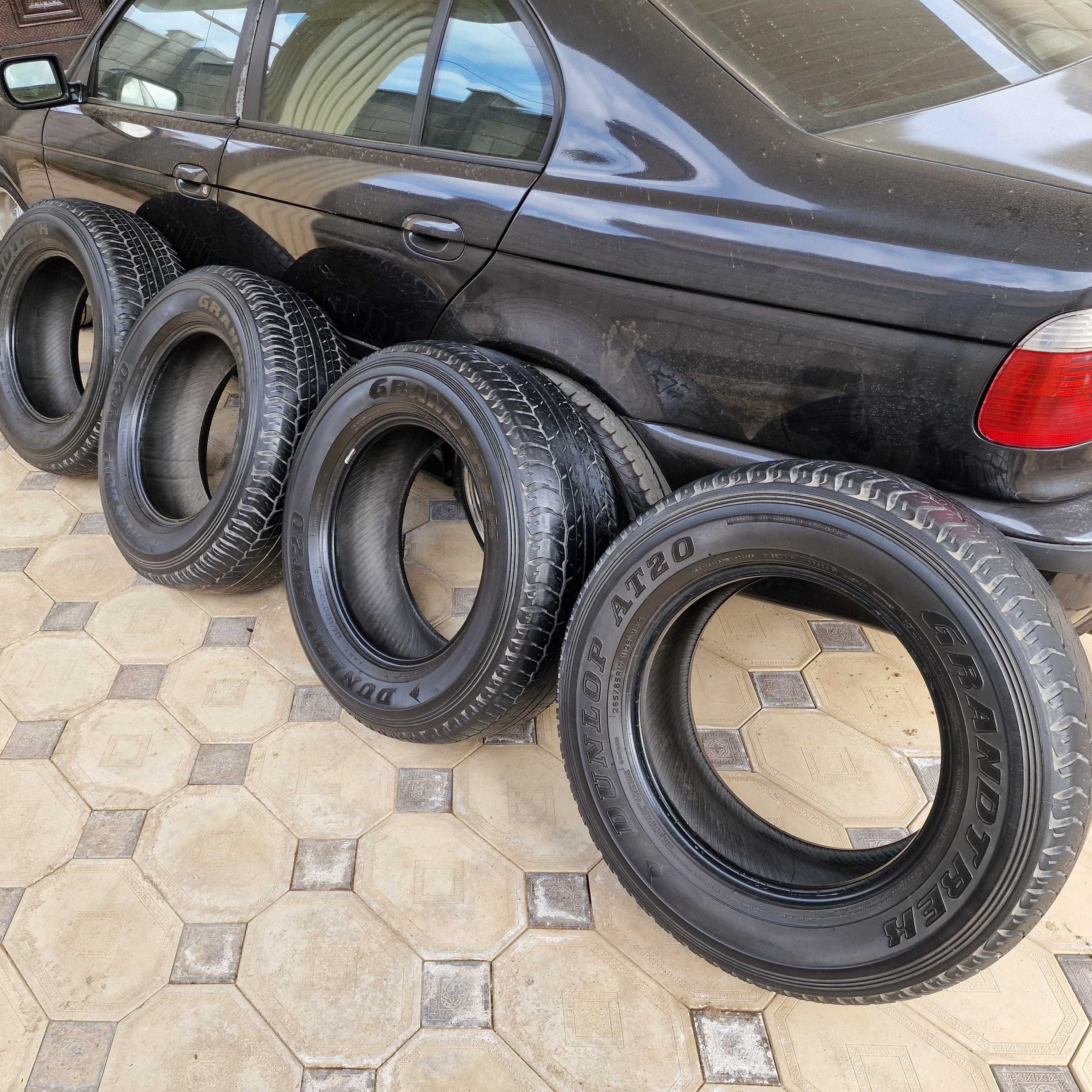 Продам летние шины состояние один сезон хватит 265,65,r17.