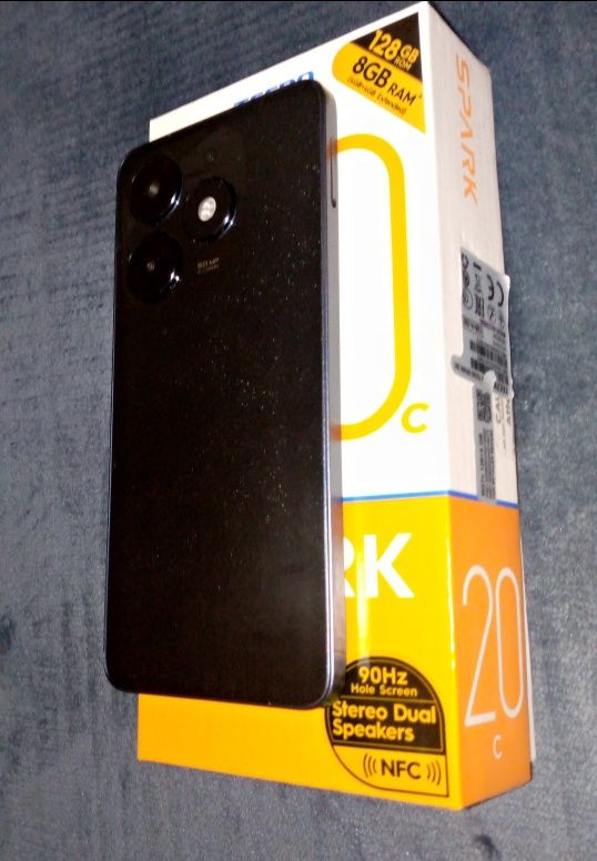 телефон Texno 20 c spark