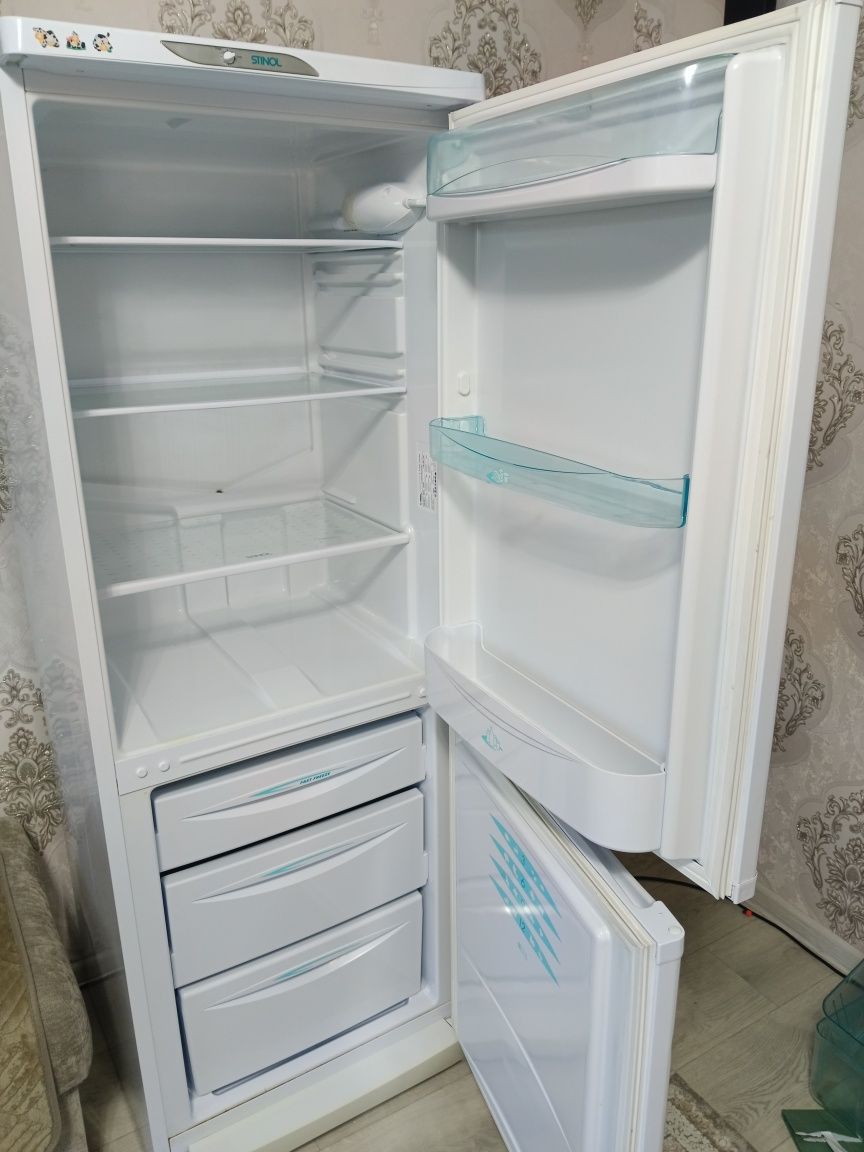 холодильник продам