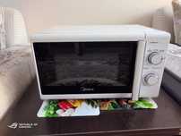 Продам микроволновку Midea