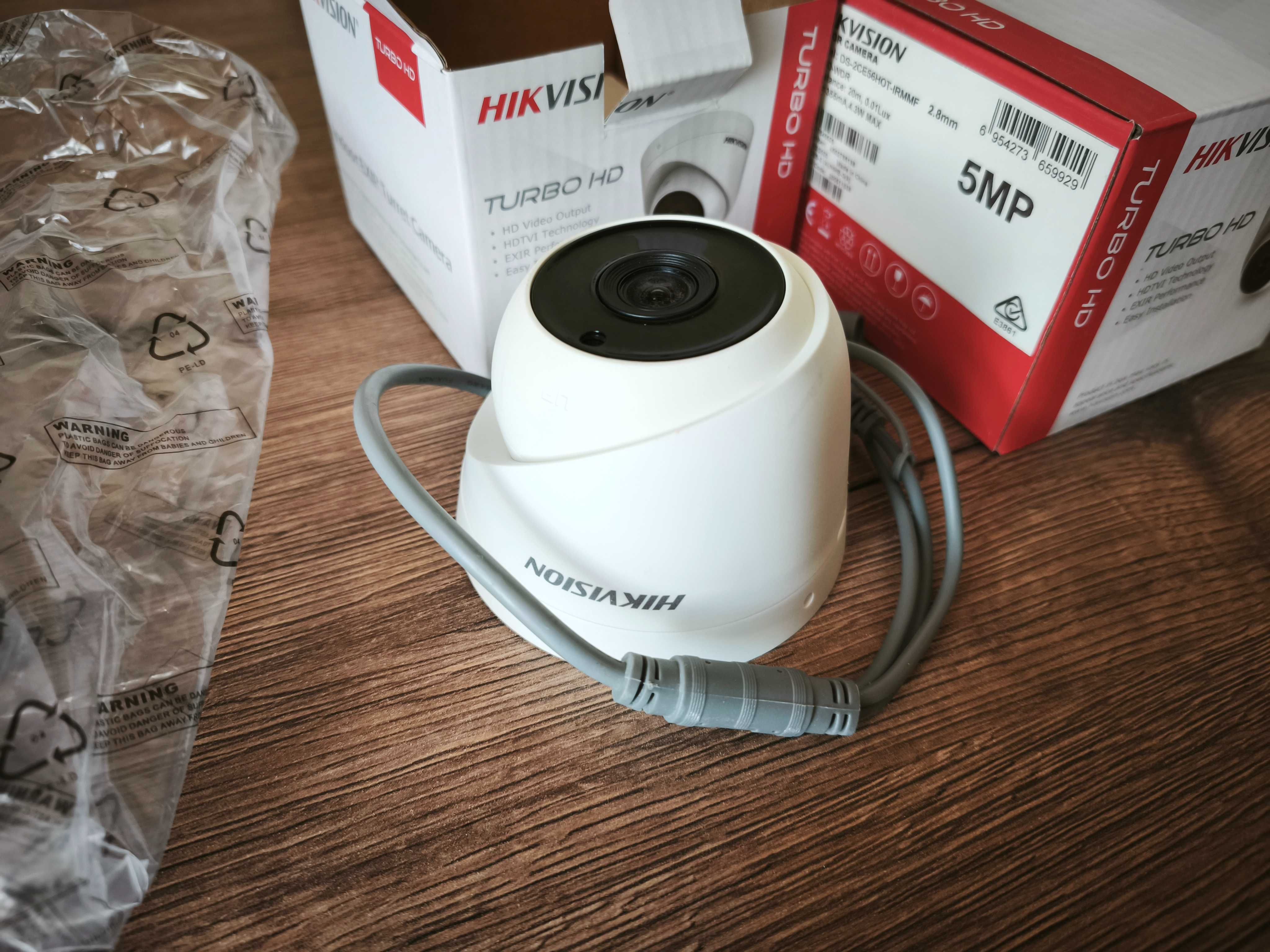 купольная видеокамера Hikvision DS-2CE56H0T-IRMMF (2,8 мм) HD TVI 5МП