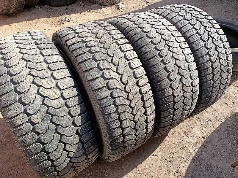 Шины 285/60 R18 - "Yokohama iceGuard" (Филиппины), зимние.