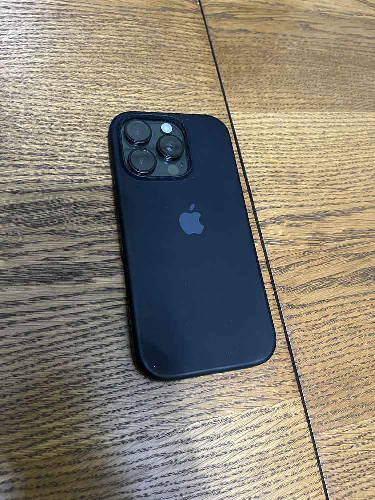 Продается iPhone 16 Pro 8/256GB black Titanium