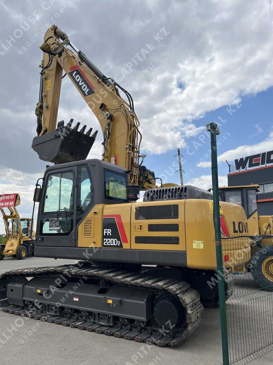 Гусеничный экскаватор LOVOL FR220D2