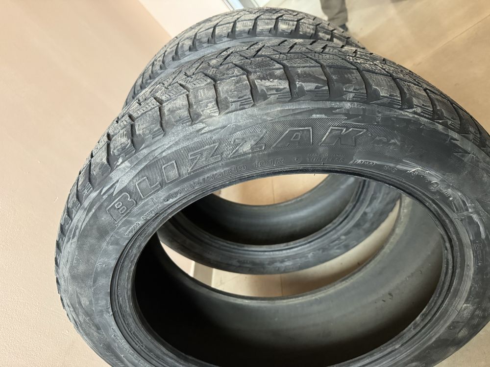 Зимние шины Bridgestone Blizzak 235/55R19