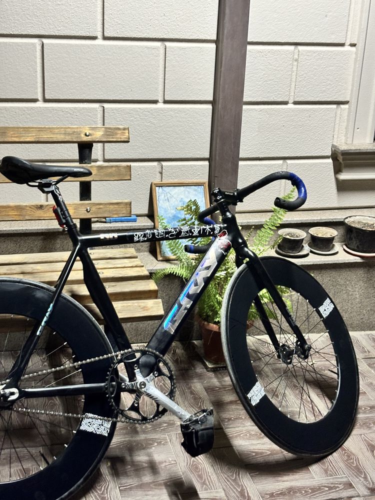 Fixed gear GRAY F10