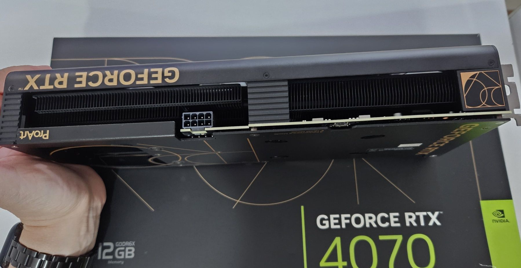 Видеокарта: Asus ProArt RTX 4070-12Gb