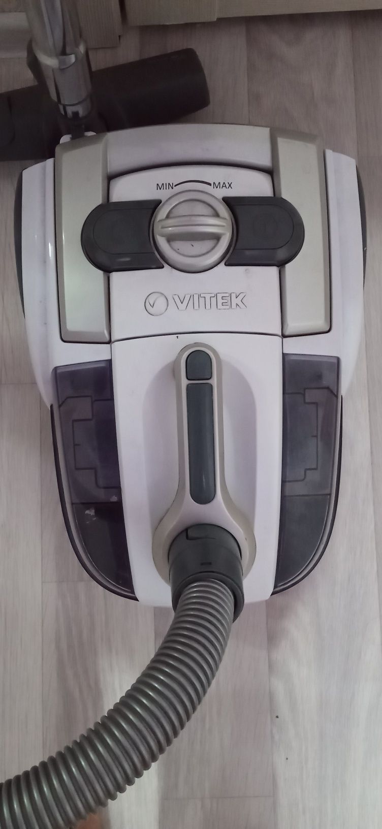 Пылесос VITEK с аквафильтром