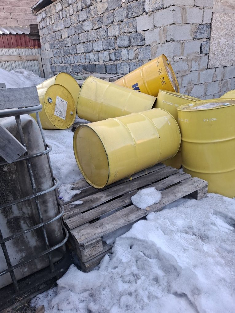 Продам бочки 200л