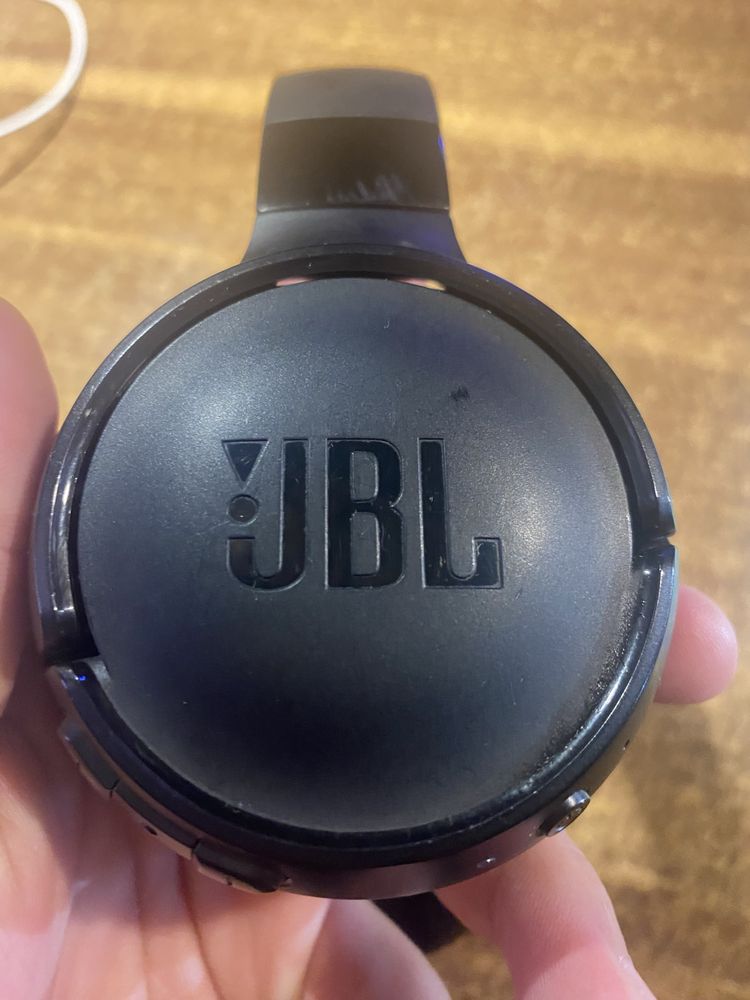 Наушники JBL Tune 520BT черный
