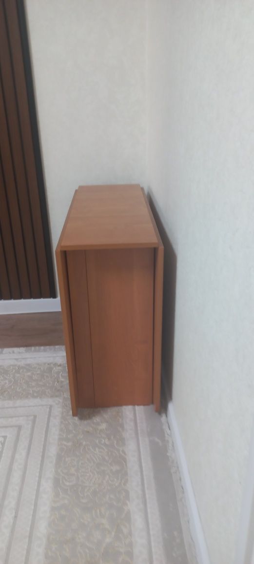 Раздвижной стол ,б/у ,коричневый