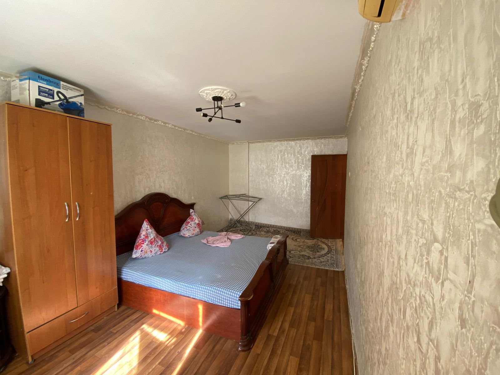 Квартира в мкр Авангард 2,3 мкр . Часовые, ночь.