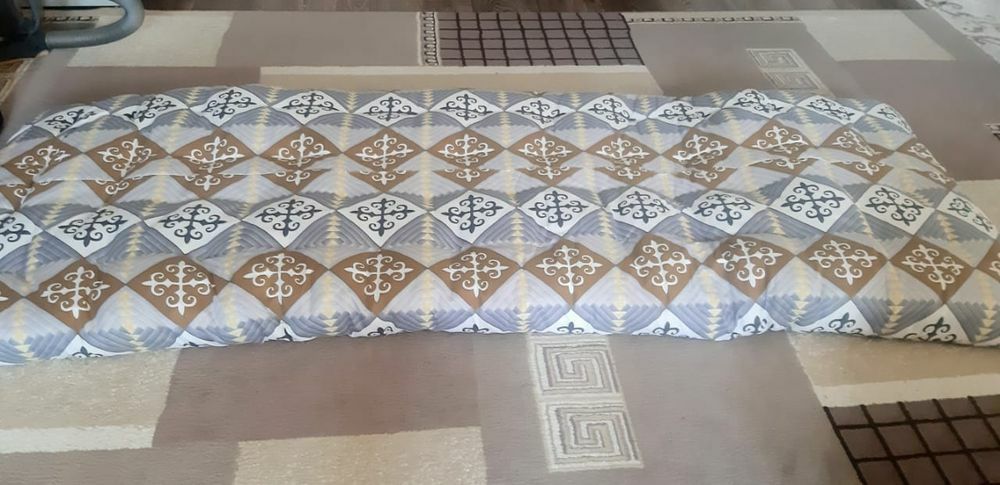 Миронос жүнінең жасалған көрпелер сатылады