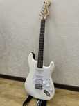Электрогитра Squier с комбоусилителем Marshall