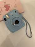 Instax mini 11 в голубом цвете