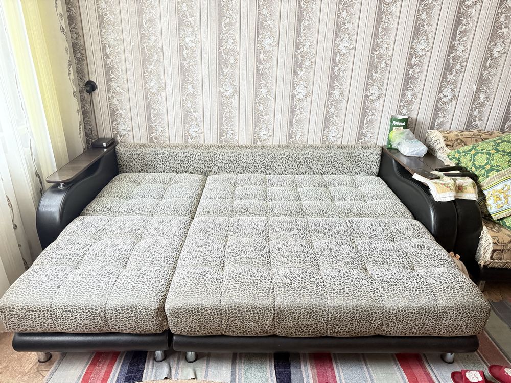 Продам диван с креслом