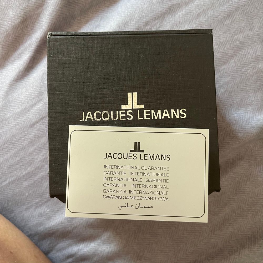 Продаю новый оригинальные часы Jacques Lemans