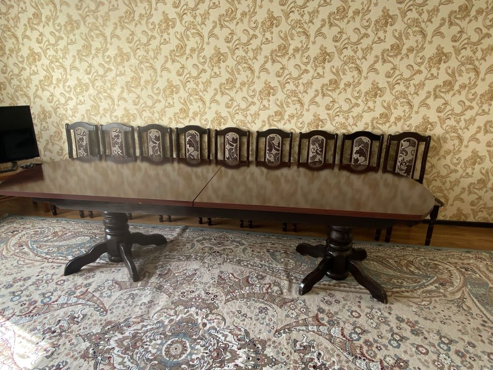 Продается стол в зал