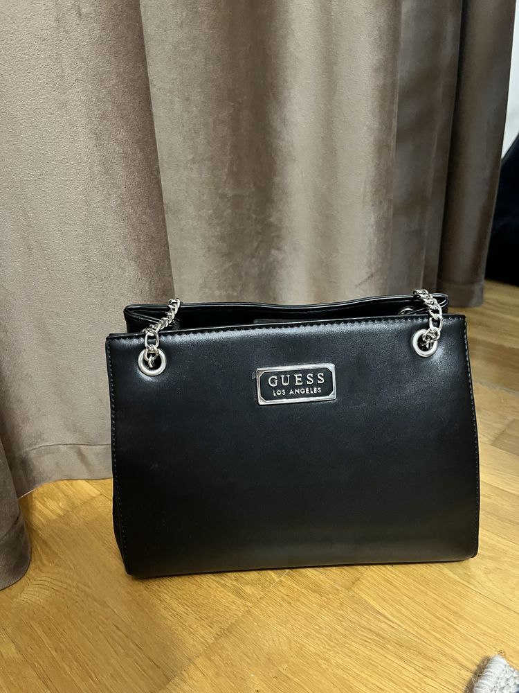Продам сумку Guess