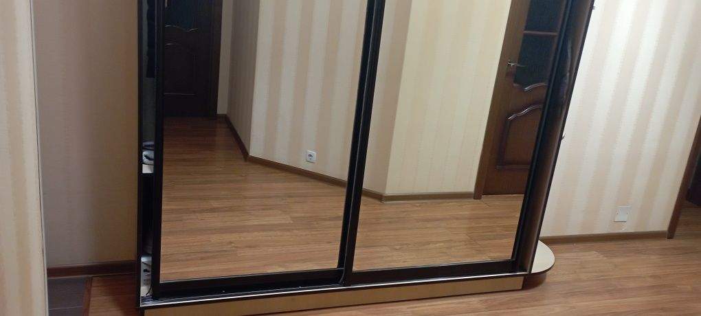 Шкаф купе зеркальный В 2.47*Ш 2.10; глуб 45 см